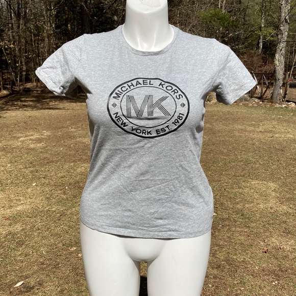 Michael Kors Tops - Michael Kors t-shirt size M